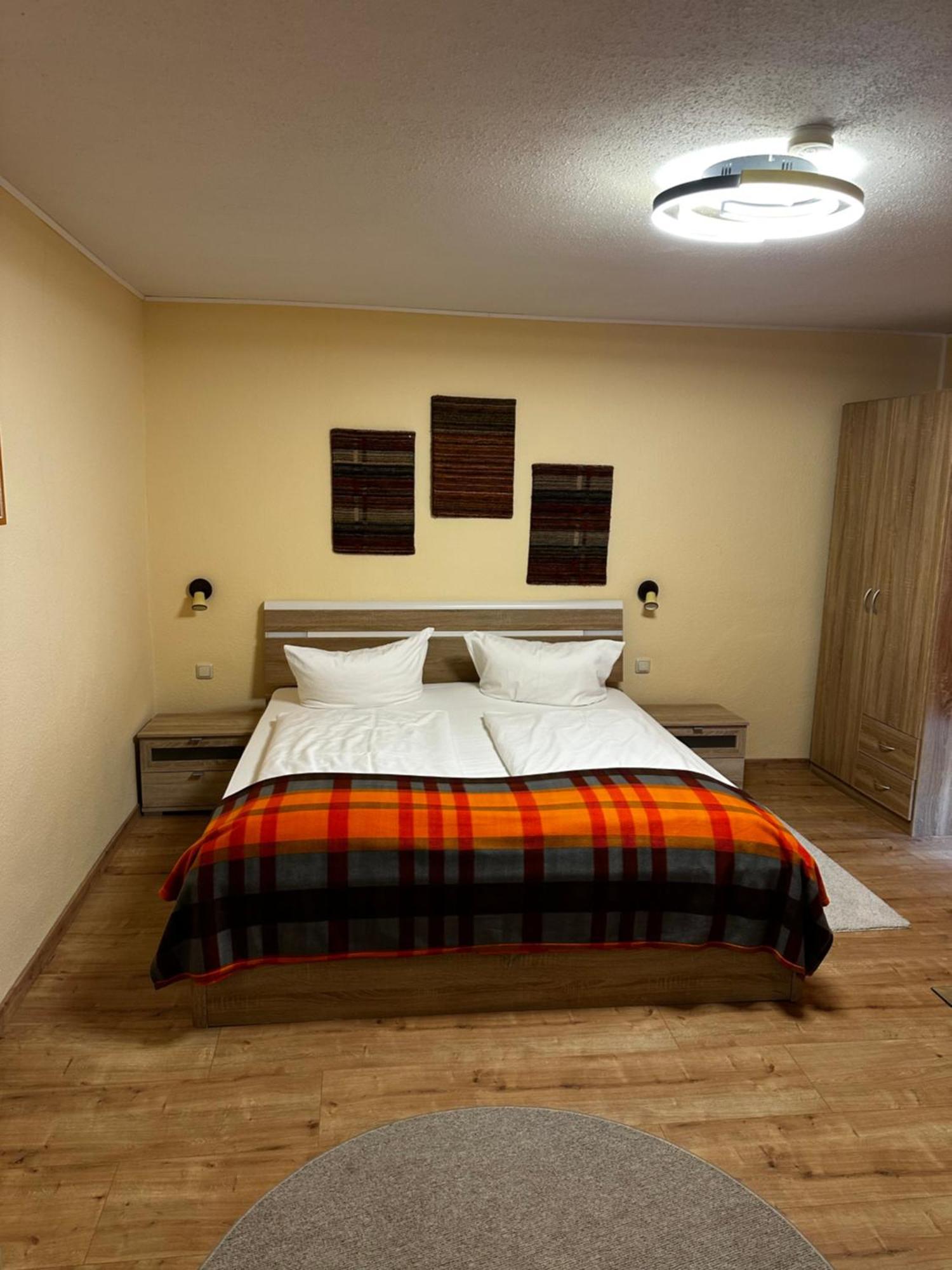 ארפורט Hotelpension Am Dom מראה חיצוני תמונה